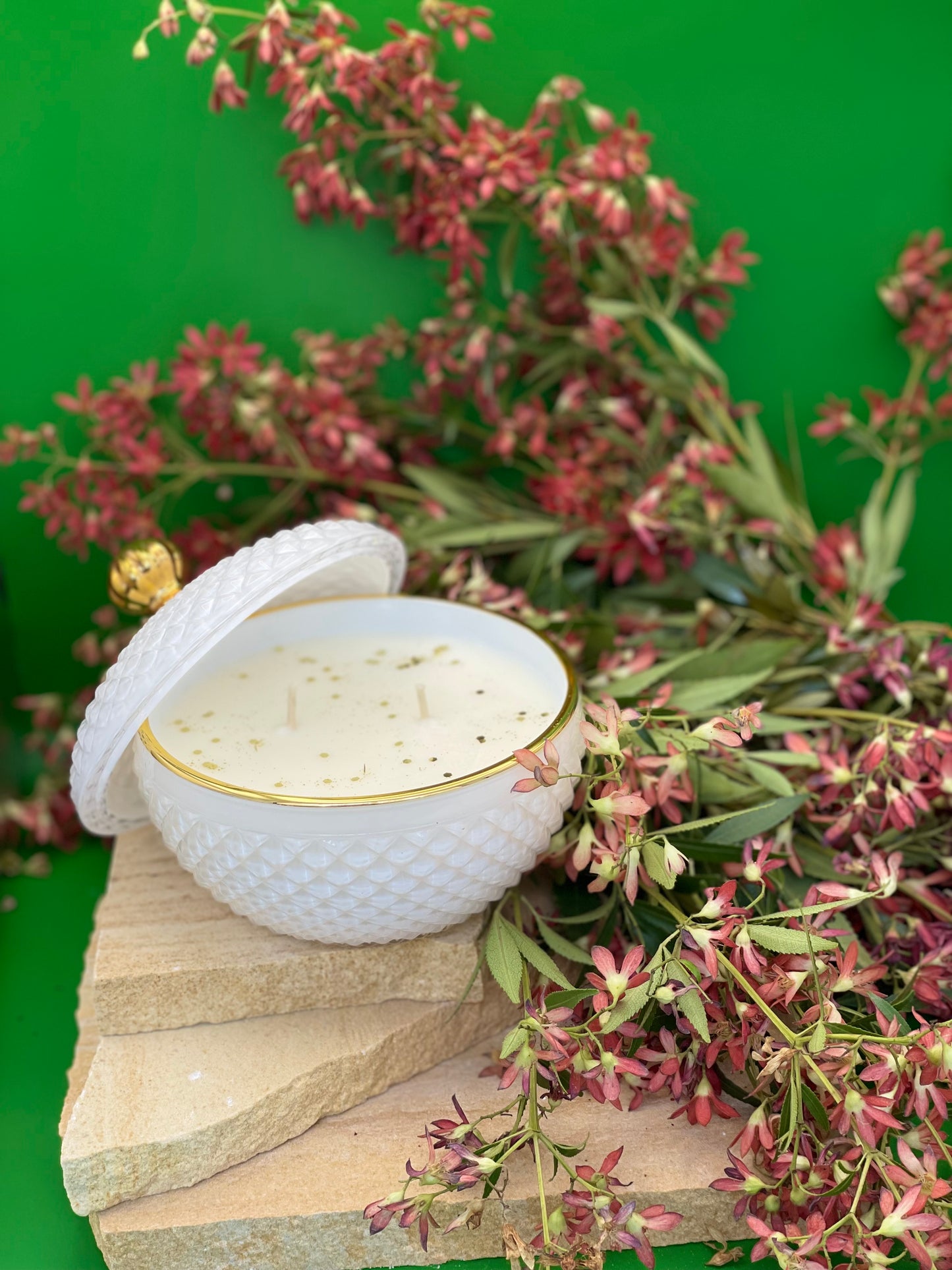 Christmas Bush - Large Soy & Coconut Candle (45 hours burn time - cotton wick)