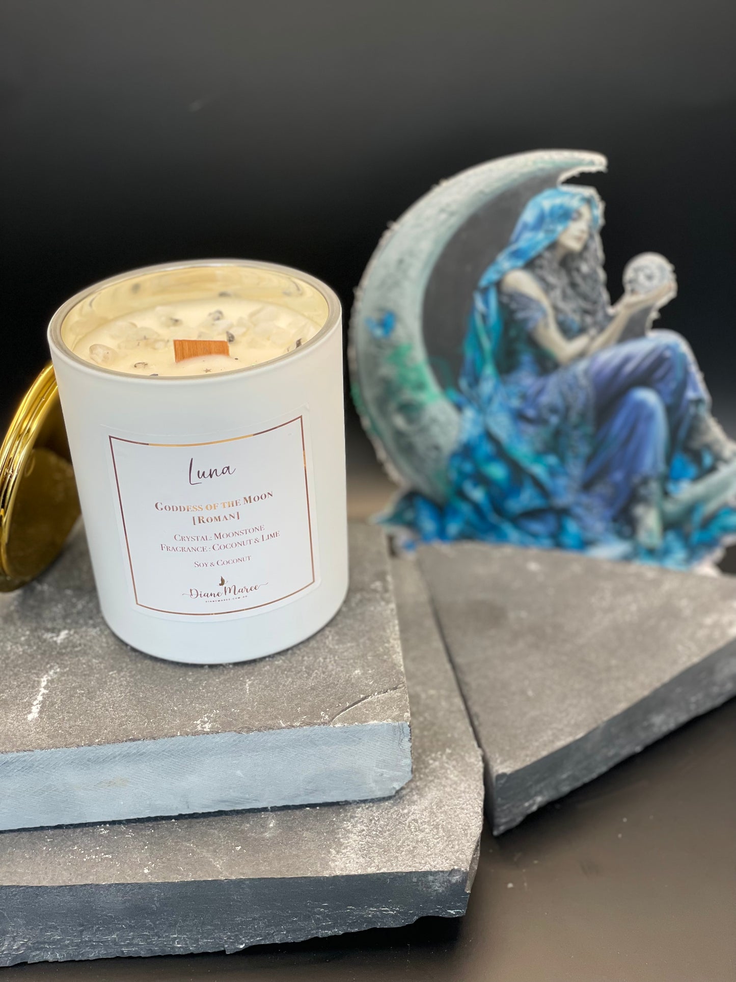 Luna - Goddess of the Moon [Roman]. Large Soy & Coconut Candle. Fragrance: Coconut & Lime (60 hours burn time - wood wick)