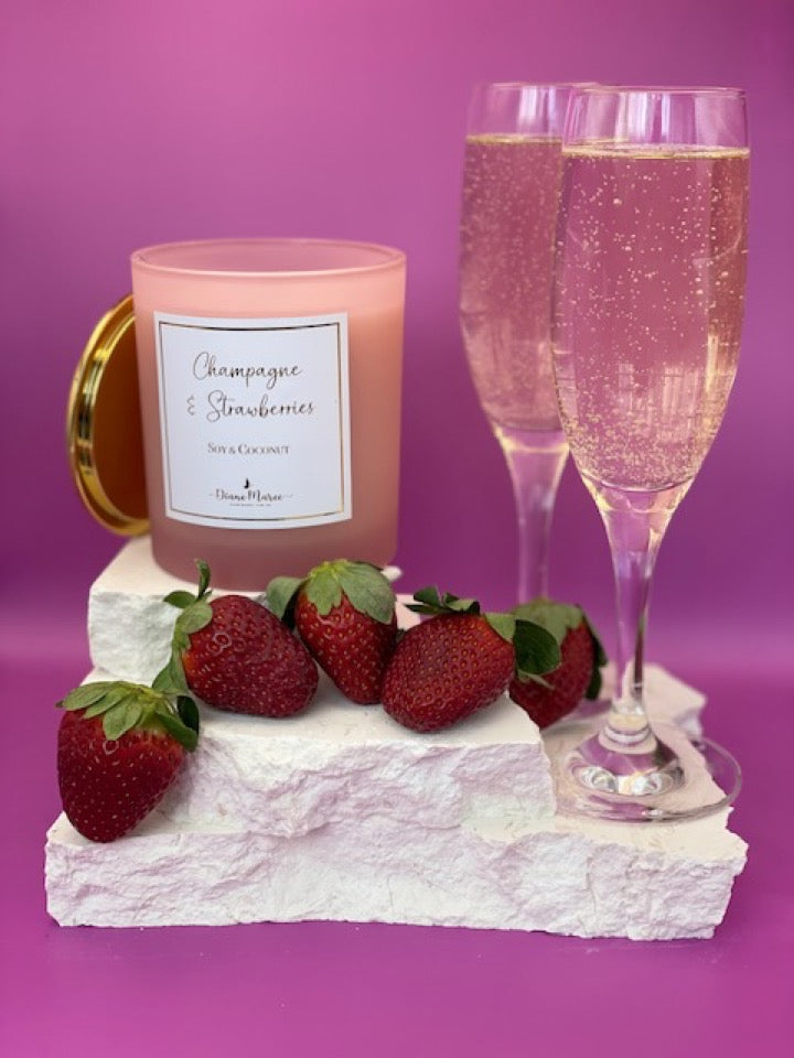 Champagne & Strawberries - Large Soy & Coconut Candle (60 hours burn time - wood wick)